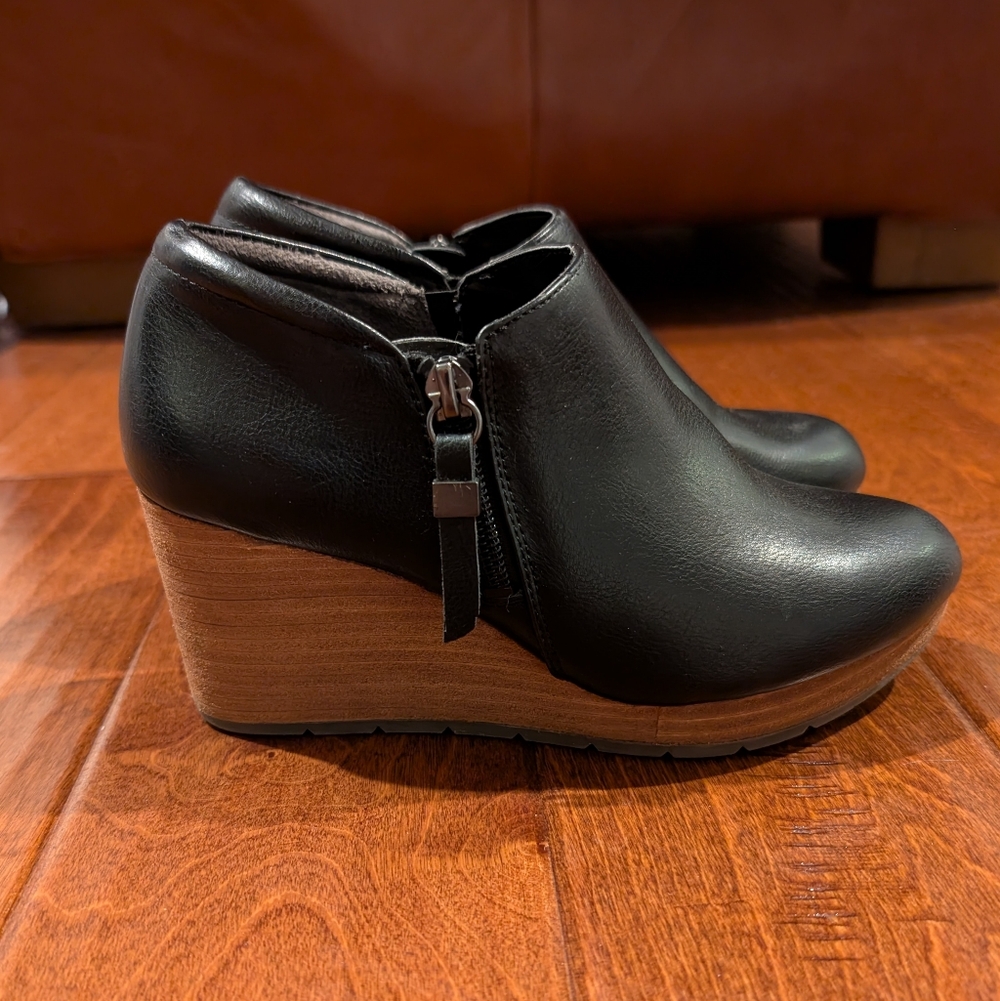 Dr. Scholl's Black Leather Wedge Booties